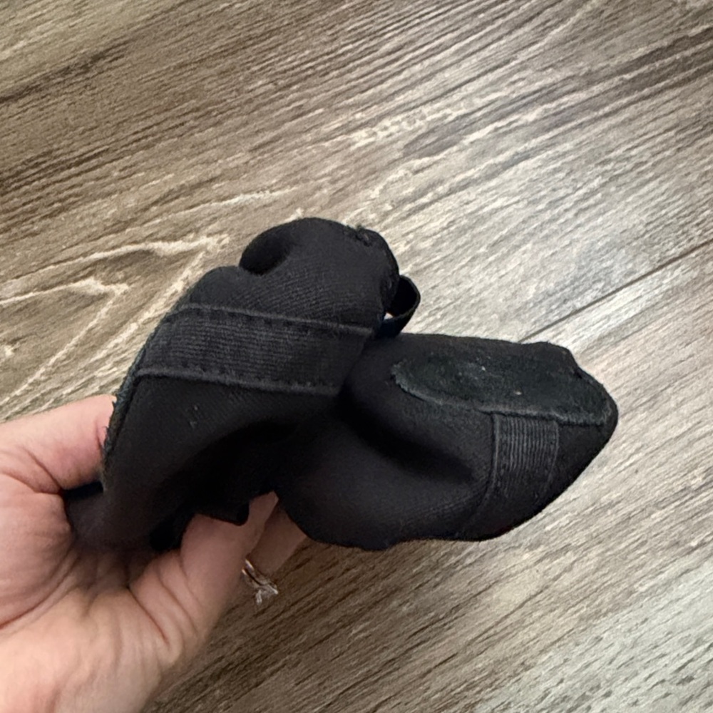 GIRLS black ballet slippers! - Picture 4 of 6
